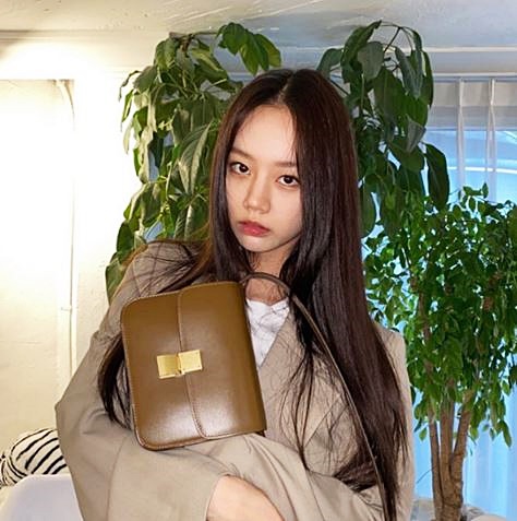 걸스데이 혜리 인스타그램 착용가방::셀린느 클래식 박스백